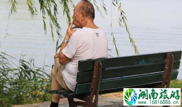 老人可以凭借身份证享受景区优惠门票吗 老人可以凭借身份证享受景区优惠门票吗