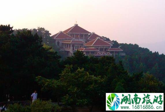 鸡公山和嵖岈山哪个更好玩 鸡公山和嵖岈山哪个更好玩