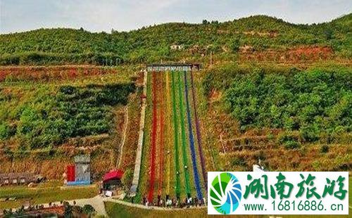 抖音彩虹滑梯在哪 彩虹滑梯草坪是在哪里 抖音彩虹滑梯在哪 彩虹滑梯草坪是在哪里