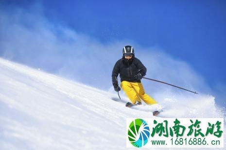 滑雪有哪些技巧 滑雪装备有哪些 滑雪有哪些技巧 滑雪装备有哪些
