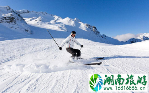 滑雪有哪些技巧 滑雪装备有哪些 滑雪有哪些技巧 滑雪装备有哪些