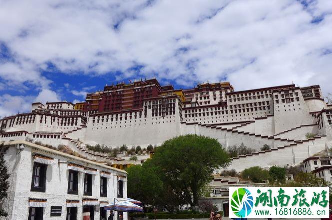布达拉宫和大昭寺区别 布达拉宫和大昭寺多远 布达拉宫和大昭寺区别 布达拉宫和大昭寺多远