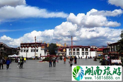 布达拉宫和大昭寺区别 布达拉宫和大昭寺多远 布达拉宫和大昭寺区别 布达拉宫和大昭寺多远