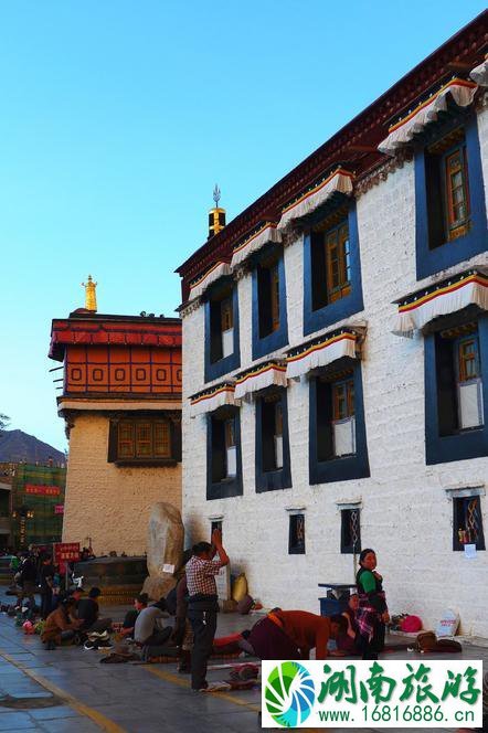 布达拉宫和大昭寺区别 布达拉宫和大昭寺多远 布达拉宫和大昭寺区别 布达拉宫和大昭寺多远