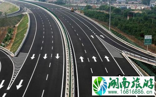 中国首条超级公路是谁建设的 中国首条超级公路是谁建设的