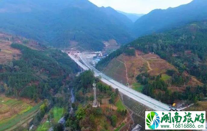 中国首条超级公路是谁建设的 中国首条超级公路是谁建设的
