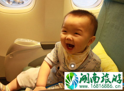 婴儿乘坐飞机有什么要注意的吗 婴儿坐飞机注意事项 婴儿乘坐飞机有什么要注意的吗 婴儿坐飞机注意事项