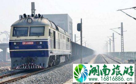 坐长时间火车难受吗 坐超过24小时的火车是什么感觉 坐长时间火车难受吗 坐超过24小时的火车是什么感觉