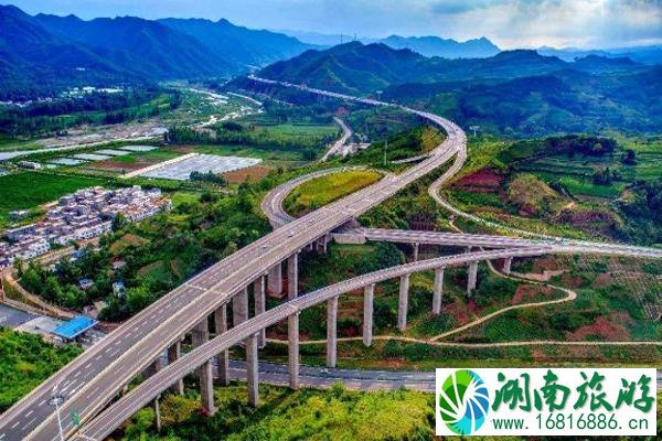 中秋节高速免费吗2022 中秋节假期安排 中秋节高速免费吗2022 中秋节假期安排