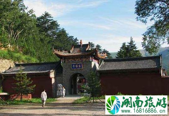 五台山有哪些藏式风格的寺庙 五台山有哪些藏式风格的寺庙